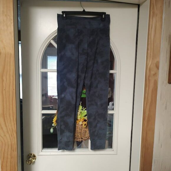 New Old Navy Ultralite Blue Tie Dye Jogger Size Girl's 14/16 - Picture 1 of 2